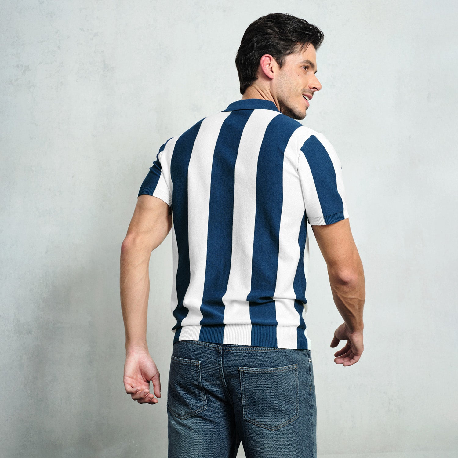 Vertical Stripe Quarter-Zip Polo - oukumen