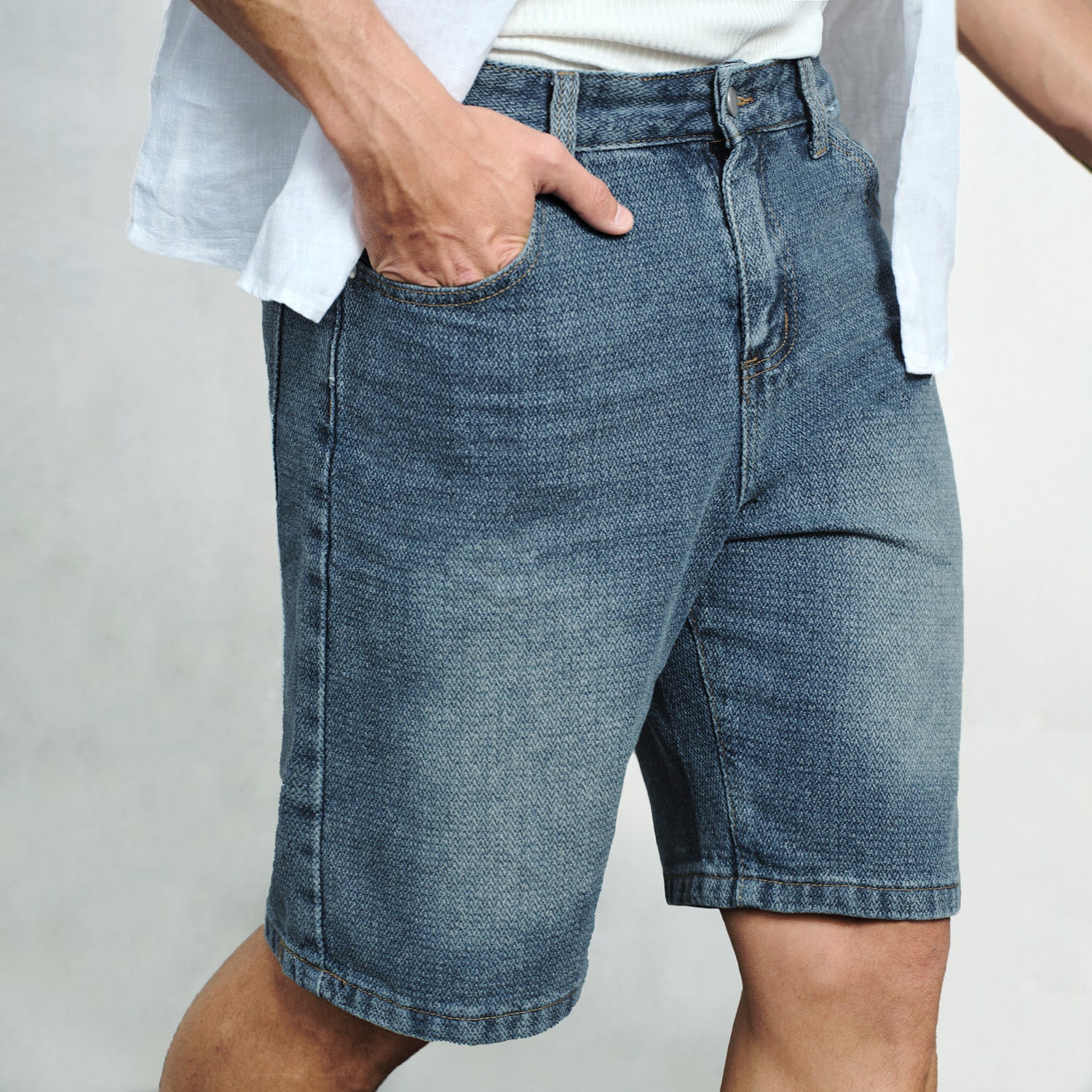 Knee-Length Texture Jean Shorts - oukumen